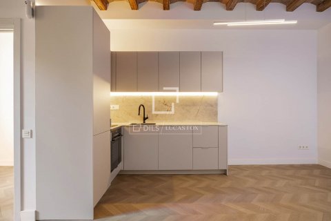 2 chambres apartment à vendre à Barcelona, Catalonia, Spain № 8808 - photo 3