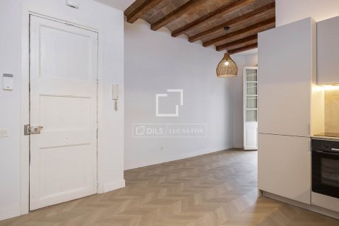 2 chambres apartment à vendre à Barcelona, Catalonia, Spain № 8808 - photo 4