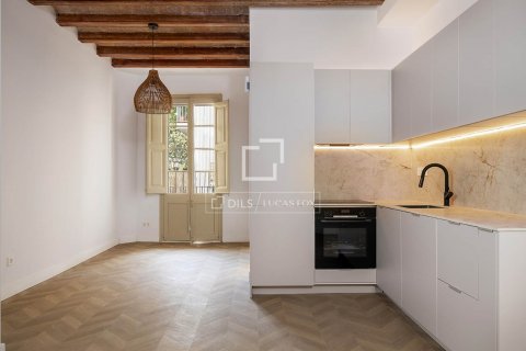 Apartamento de 2 dormitorios en venta en Barcelona, Cataluña, Spain № 8808