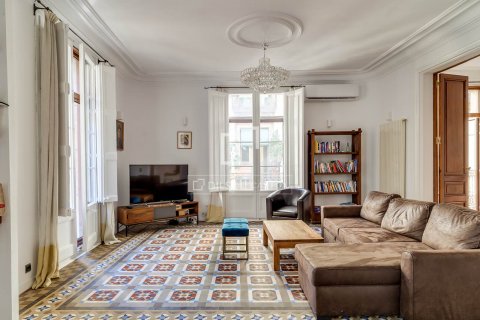 Apartamento de 4 dormitorios en venta en Barcelona, Cataluña, Spain № 8802