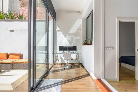 Apartamento de 2 dormitorios en venta en Barcelona, Cataluña, Spain № 8804 - foto 10