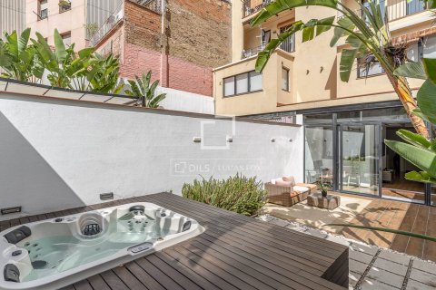 Apartamento de 2 dormitorios en venta en Barcelona, Cataluña, Spain № 8804 - foto 4