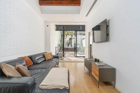 Apartamento de 2 dormitorios en venta en Barcelona, Cataluña, Spain № 8804 - foto 14