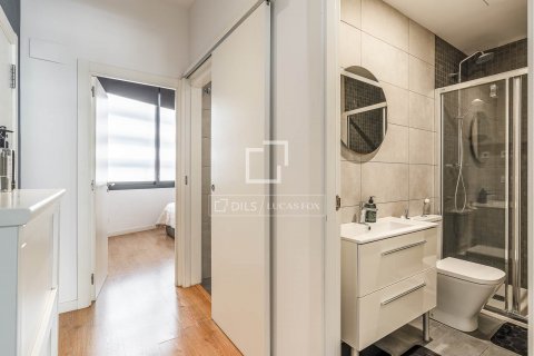 Apartamento de 2 dormitorios en venta en Barcelona, Cataluña, Spain № 8804 - foto 30
