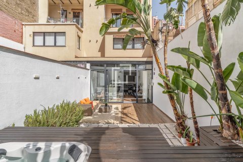 Apartamento de 2 dormitorios en venta en Barcelona, Cataluña, Spain № 8804 - foto 6