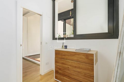 Apartamento de 2 dormitorios en venta en Barcelona, Cataluña, Spain № 8804 - foto 22
