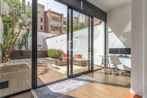 Apartamento de 2 dormitorios en venta en Barcelona, Cataluña, Spain № 8804 - foto 11