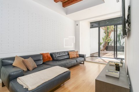 Apartamento de 2 dormitorios en venta en Barcelona, Cataluña, Spain № 8804 - foto 13