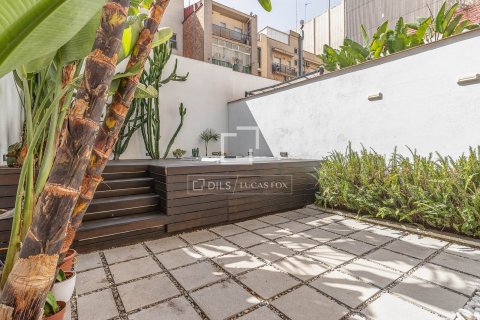 Apartamento de 2 dormitorios en venta en Barcelona, Cataluña, Spain № 8804 - foto 3