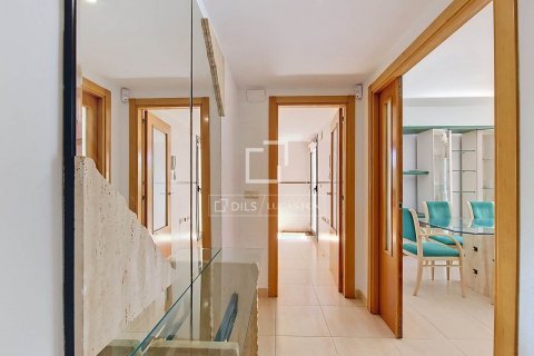 Apartamento de 4 dormitorios en venta en Cubelles, Barcelona, Cataluña, Spain № 8807 - foto 30