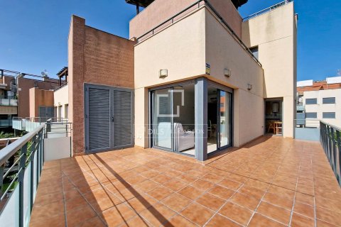 Apartamento de 4 dormitorios en venta en Cubelles, Barcelona, Cataluña, Spain № 8807 - foto 2