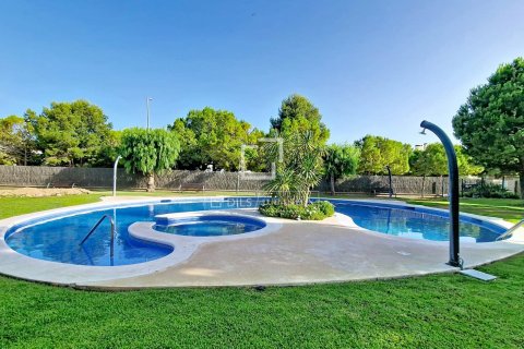 Apartamento de 4 dormitorios en venta en Cubelles, Barcelona, Cataluña, Spain № 8807 - foto 3