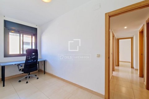 Apartamento de 4 dormitorios en venta en Cubelles, Barcelona, Cataluña, Spain № 8807 - foto 27