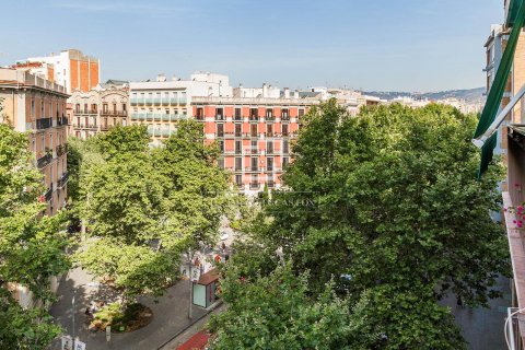Apartamento de 3 dormitorios en venta en Barcelona, Cataluña, Spain № 8803