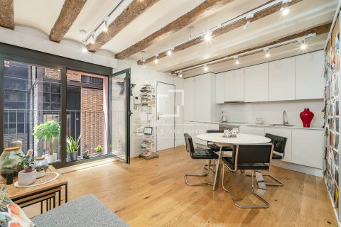 Apartamento de 1 dormitorio en venta en Barcelona, Cataluña, Spain № 8806 - foto 2