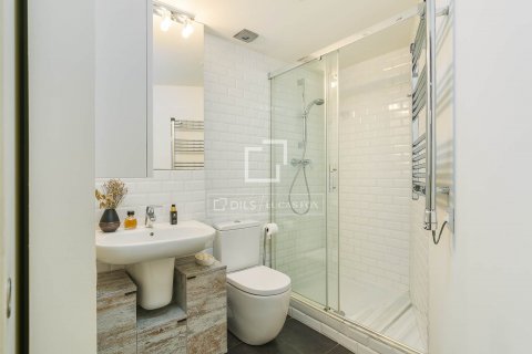 Apartamento de 1 dormitorio en venta en Barcelona, Cataluña, Spain № 8806 - foto 18