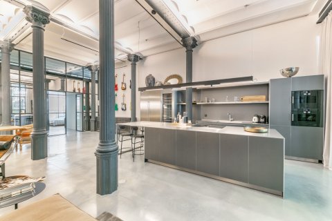 Apartamento de 2 dormitorios en alquiler en Barcelona, Cataluña, Spain № 1568 - foto 3