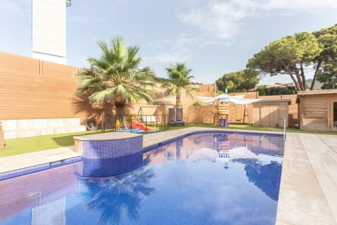 Сasa de 7 dormitorios en alquiler en Barcelona, Cataluña, Spain № 1569 - foto 14
