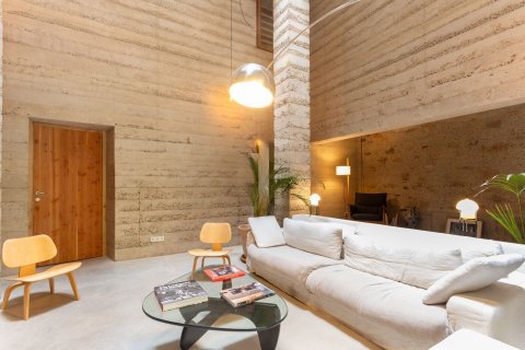 Сasa de 5 dormitorios en alquiler en Barcelona, Cataluña, Spain № 1570 - foto 14