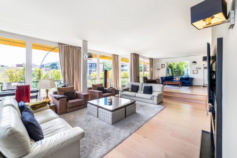 Apartamento de 5 dormitorios en alquiler en Barcelona, Cataluña, Spain № 1566 - foto 7