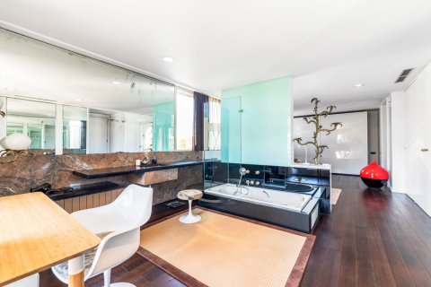 Apartamento de 5 dormitorios en alquiler en Barcelona, Cataluña, Spain № 1566 - foto 12