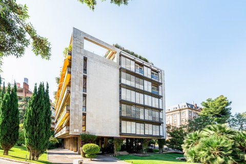 Apartamento de 5 dormitorios en alquiler en Barcelona, Cataluña, Spain № 1566 - foto 15
