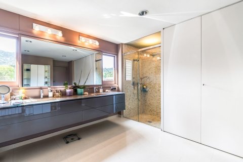 Apartamento de 5 dormitorios en alquiler en Barcelona, Cataluña, Spain № 1566 - foto 5
