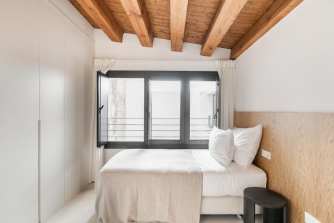 Apartamento de 3 dormitorios en alquiler en Barcelona, Cataluña, Spain № 1564 - foto 14