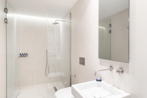 Apartamento de 3 dormitorios en alquiler en Barcelona, Cataluña, Spain № 1564 - foto 15