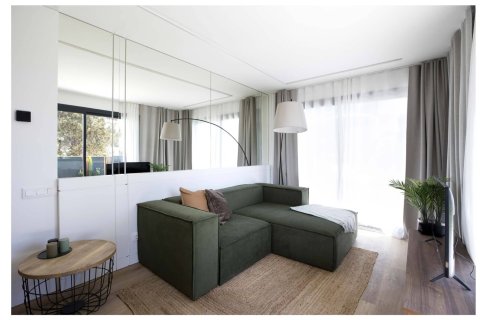 Apartamento de 3 dormitorios en venta en Esplugues de Llobregat, Barcelona, Cataluña, Spain № 1077 - foto 3
