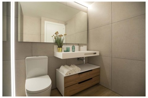 Apartamento de 3 dormitorios en venta en Esplugues de Llobregat, Barcelona, Cataluña, Spain № 1077 - foto 16