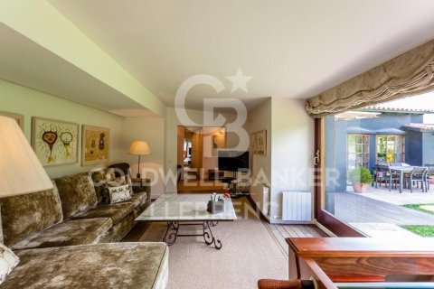 Сasa de 6 dormitorios en venta en Barcelona, Cataluña, Spain № 6086 - foto 8