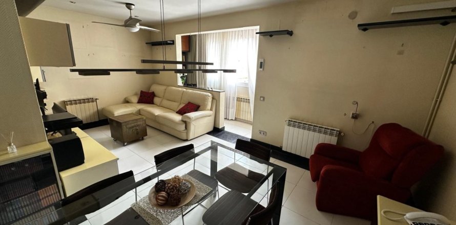 Apartamento de 4 dormitorios en venta en Sants-Montjuïc, Barcelona, Cataluña, Spain № 2182