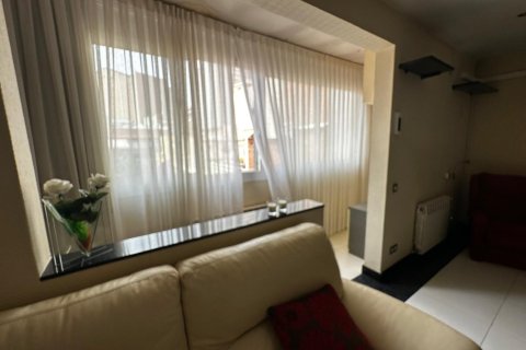 Apartamento de 4 dormitorios en venta en Sants-Montjuïc, Barcelona, Cataluña, Spain № 2182 - foto 11