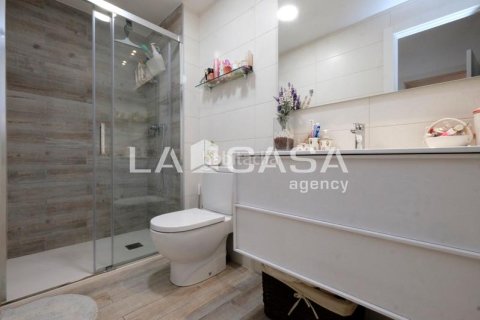 Apartamento de 2 dormitorios en venta en Sant Andreu, Barcelona, Cataluña, Spain № 2178 - foto 11