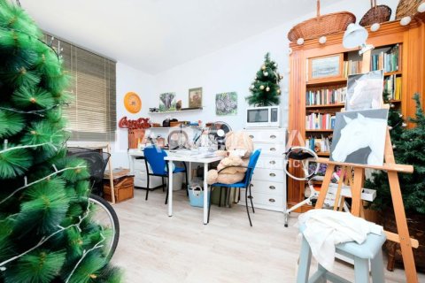 Apartamento de 2 dormitorios en venta en Sant Andreu, Barcelona, Cataluña, Spain № 2178 - foto 4