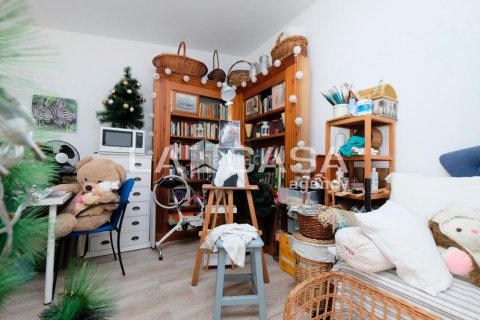 Apartamento de 2 dormitorios en venta en Sant Andreu, Barcelona, Cataluña, Spain № 2178 - foto 8