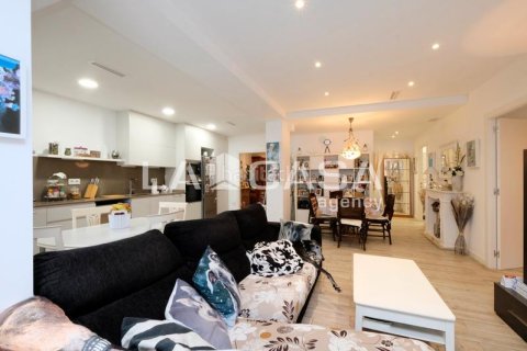 Apartamento de 2 dormitorios en venta en Sant Andreu, Barcelona, Cataluña, Spain № 2178 - foto 23