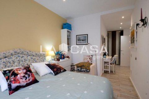 Apartamento de 2 dormitorios en venta en Sant Andreu, Barcelona, Cataluña, Spain № 2178 - foto 19