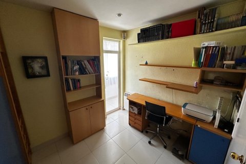 Apartamento de 4 dormitorios en venta en Sants-Montjuïc, Barcelona, Cataluña, Spain № 2181 - foto 22