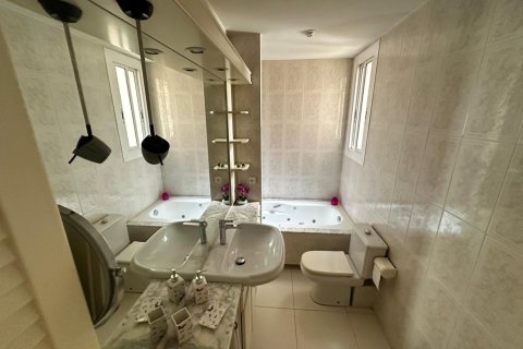 Apartamento de 4 dormitorios en venta en Sants-Montjuïc, Barcelona, Cataluña, Spain № 2181 - foto 25