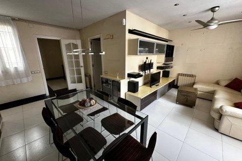 Apartamento de 4 dormitorios en venta en Sants-Montjuïc, Barcelona, Cataluña, Spain № 2181 - foto 3