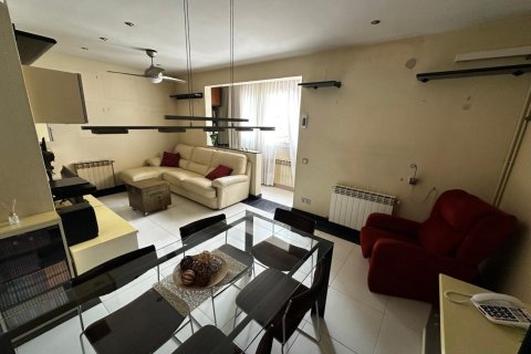 Apartamento de 4 dormitorios en venta en Sants-Montjuïc, Barcelona, Cataluña, Spain № 2181 - foto 4