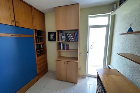 Apartamento de 4 dormitorios en venta en Sants-Montjuïc, Barcelona, Cataluña, Spain № 2181 - foto 23