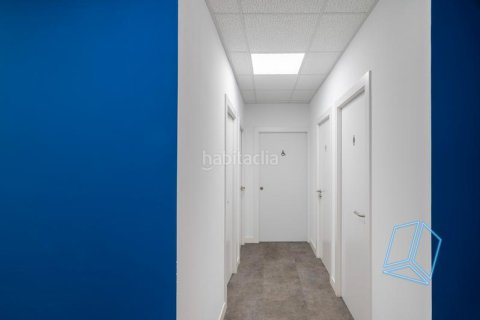 Estudio en venta en Sants-Montjuïc, Barcelona, Cataluña, Spain № 2180 - foto 14