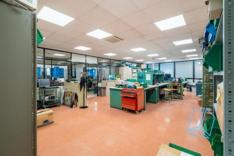Estudio en venta en Sants-Montjuïc, Barcelona, Cataluña, Spain № 2180 - foto 23