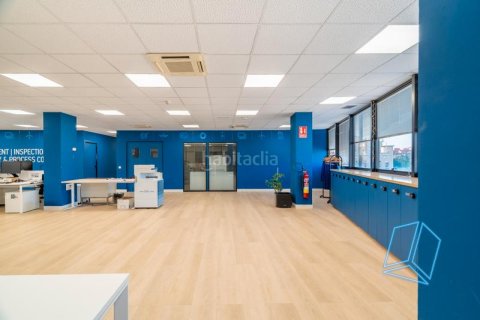 Estudio en venta en Sants-Montjuïc, Barcelona, Cataluña, Spain № 2180 - foto 2