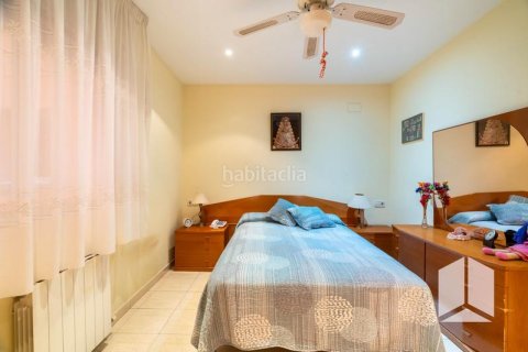 Apartamento de 3 dormitorios en venta en Castelldefels, Barcelona, Cataluña, Spain № 2177 - foto 11
