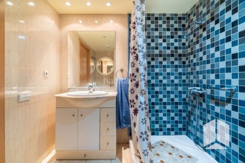 Apartamento de 3 dormitorios en venta en Castelldefels, Barcelona, Cataluña, Spain № 2177 - foto 18