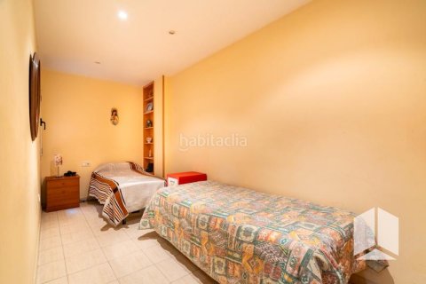 Apartamento de 3 dormitorios en venta en Castelldefels, Barcelona, Cataluña, Spain № 2177 - foto 8